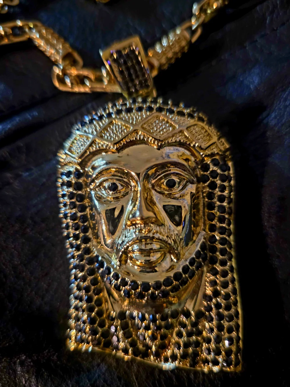 N/A stylish gold
